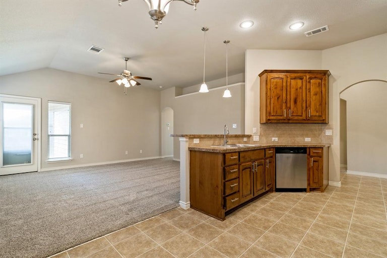 Photo 13 of 35 - 149 Spring Hollow Dr, Fort Worth, TX 76131