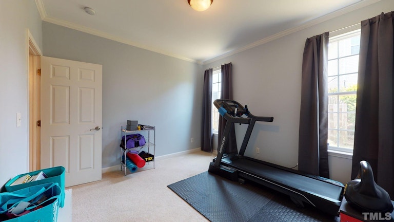 Photo 16 of 40 - 6209 Sparkling Brook Dr, Raleigh, NC 27616