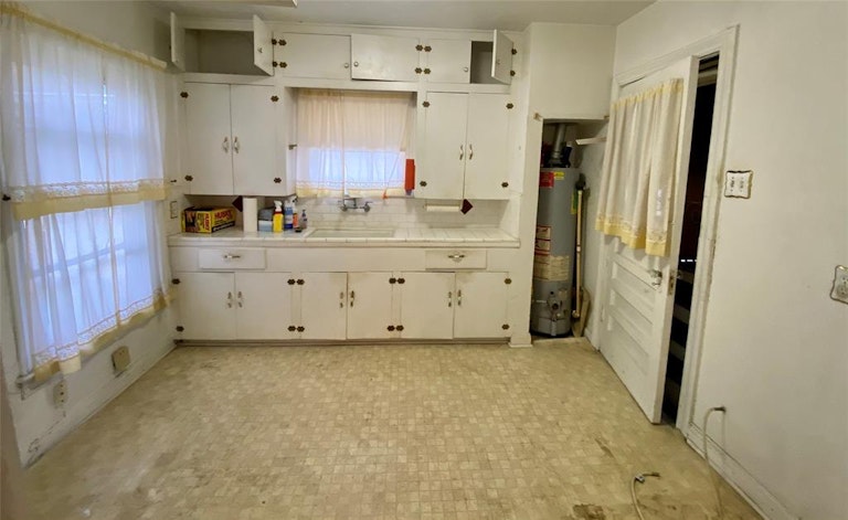 Photo 10 of 14 - 6722 Kernel St, Houston, TX 77087