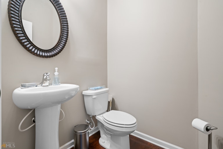 Photo 10 of 28 - 5729 Westin Cir, Flowery Branch, GA 30542