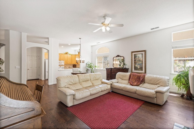 Photo 14 of 35 - 2421 Walnut Oaks Ln, Carmichael, CA 95608