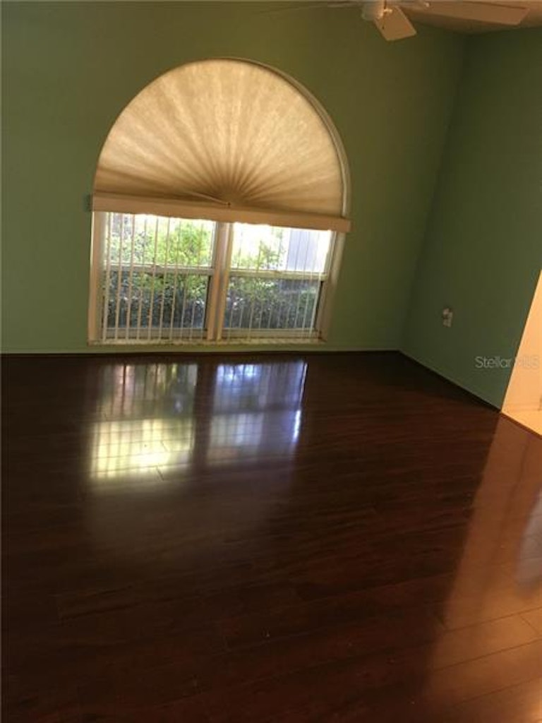 Photo 5 of 24 - 1516 Robin Hoods Trl, Lakeland, FL 33809