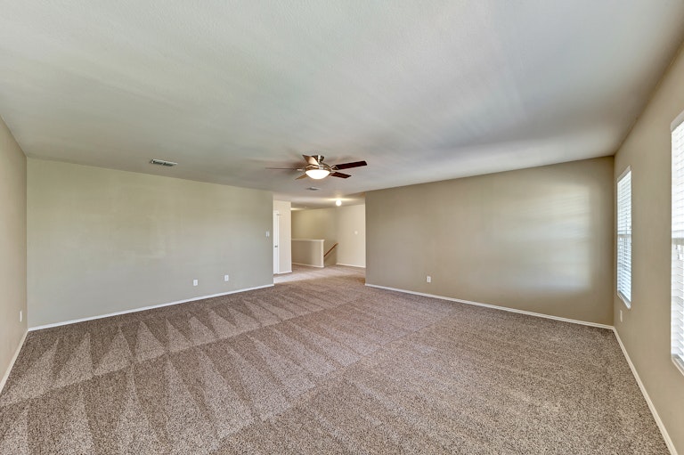Photo 18 of 34 - 4516 Willow Rock Ln, Fort Worth, TX 76244