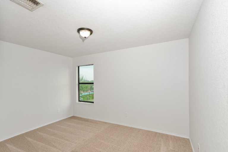 Photo 21 of 27 - 5701 Ping Way, Schertz, TX 78108