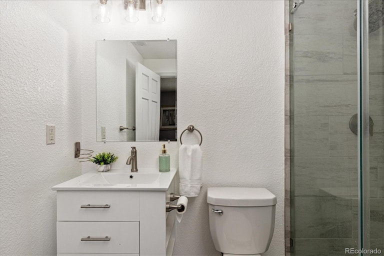 Photo 34 of 38 - 549 Shoreham Cir, Castle Pines, CO 80108