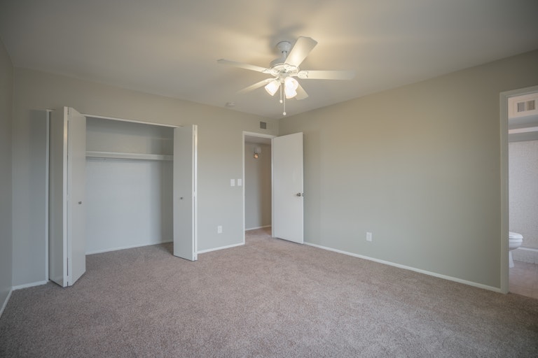 Photo 6 of 25 - 9207 W Cameron Dr, Peoria, AZ 85345