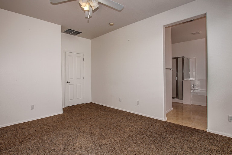 Photo 4 of 26 - 11992 W Fillmore St, Avondale, AZ 85323