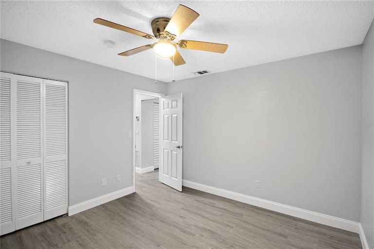 Photo 15 of 23 - 125 E Iris Dr, Orange City, FL 32763