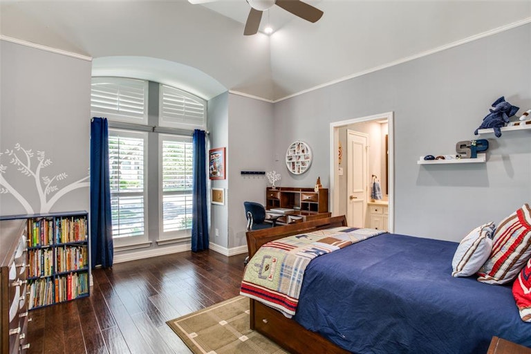 Photo 19 of 27 - 6015 Twin Coves St, Dallas, TX 75248