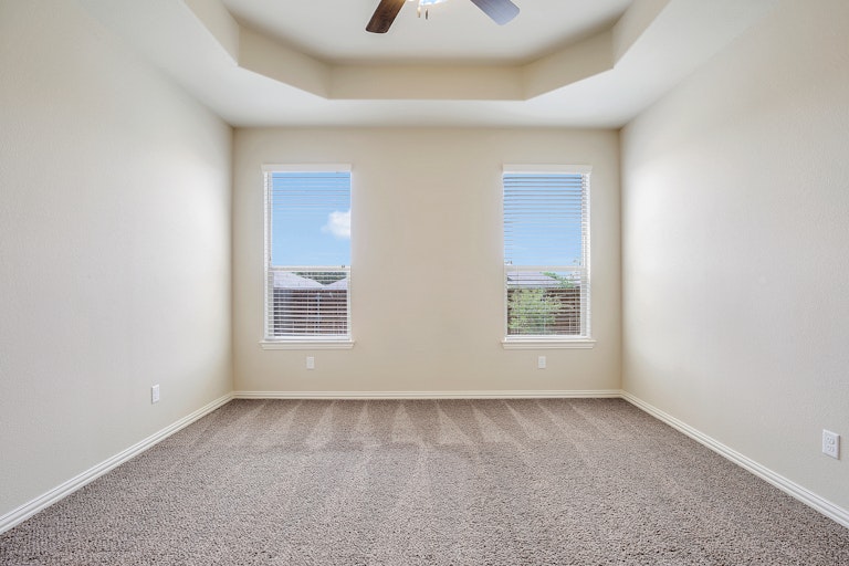 Photo 10 of 26 - 729 Seabourne Dr, Fort Worth, TX 76179