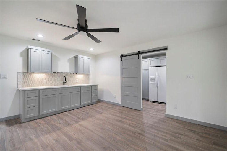 Photo 17 of 31 - 5402 Enchanted Mist Dr, Humble, TX 77346