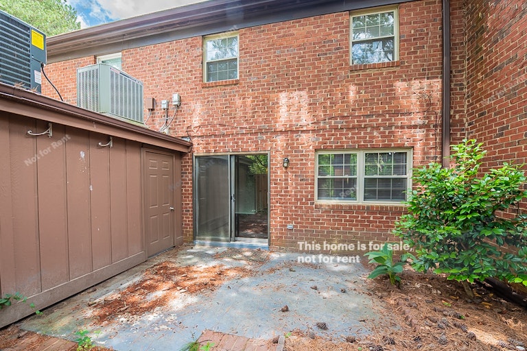 Photo 7 of 16 - 5800 Nottoway Ct Unit G, Raleigh, NC 27609
