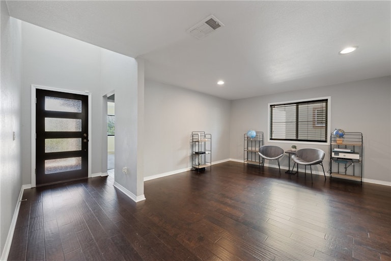 Photo 3 of 40 - 5617 Boros Dr, Austin, TX 78747