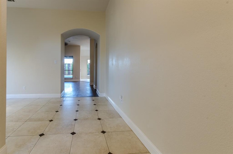 Photo 5 of 33 - 3058 Lakefield Dr, Little Elm, TX 75068