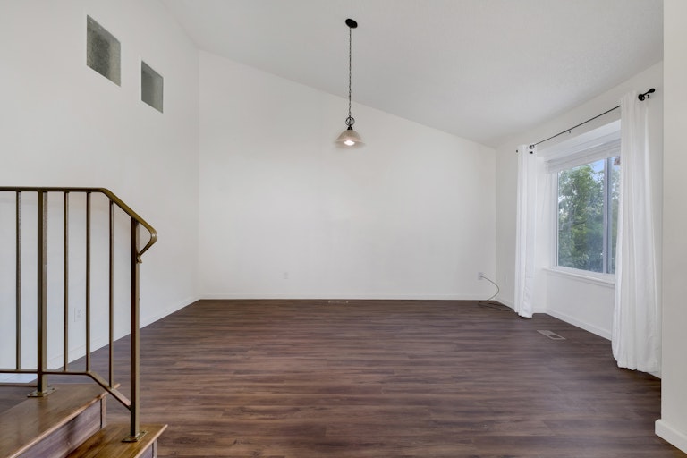 Photo 8 of 19 - 2731 S Salida Way, Aurora, CO 80013