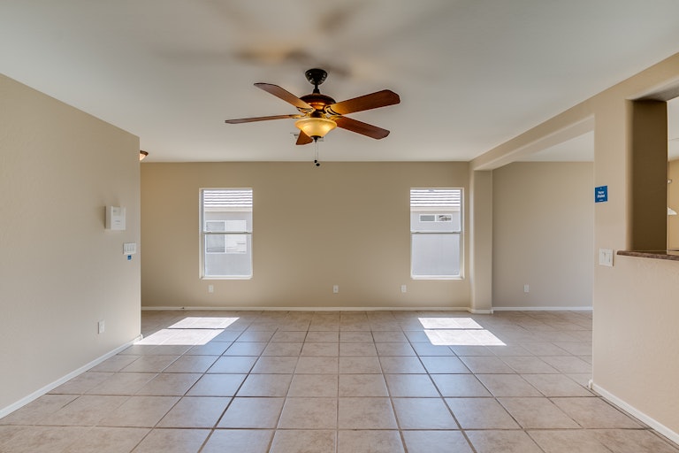 Photo 4 of 20 - 1382 S 228th Dr, Buckeye, AZ 85326