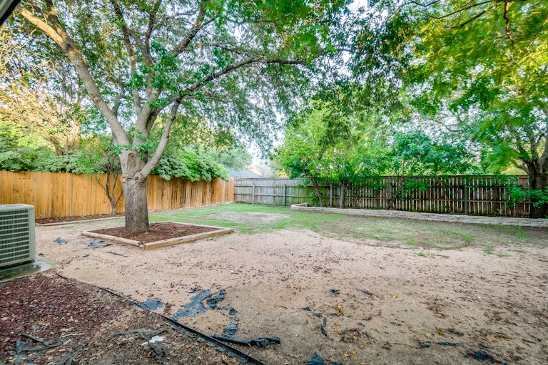 Photo 17 of 22 - 9534 Andrew Pt, San Antonio, TX 78251