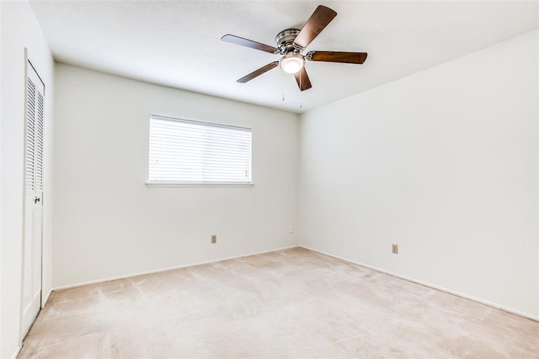 Photo 16 of 25 - 6006 Excalibur Dr, Garland, TX 75044