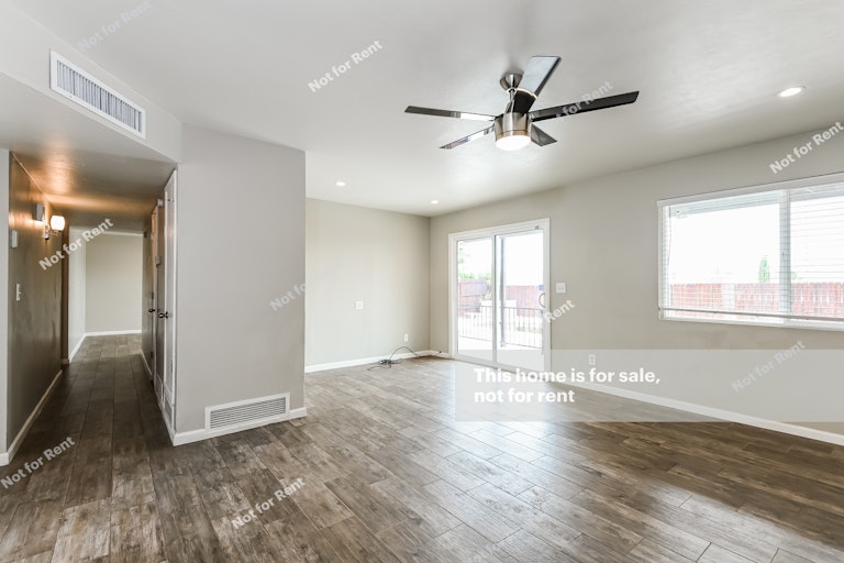 Photo 10 of 25 - 3189 W Dakota St, Tucson, AZ 85746