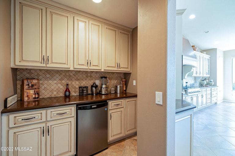 Photo 13 of 50 - 39759 S Sandlewood Ct, Tucson, AZ 85739