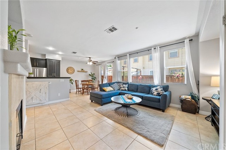 Photo 6 of 24 - 41549 Wild Ivy Ave #4, Murrieta, CA 92562