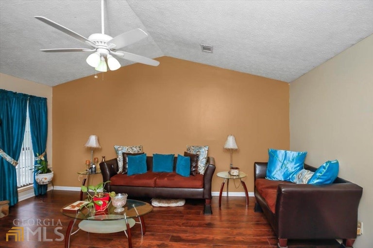 Photo 9 of 22 - 11525 Matthews Trl, Hampton, GA 30228