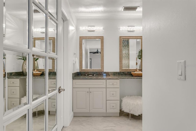 Photo 7 of 54 - 11003 Peach Point Ct, Bradenton, FL 34209