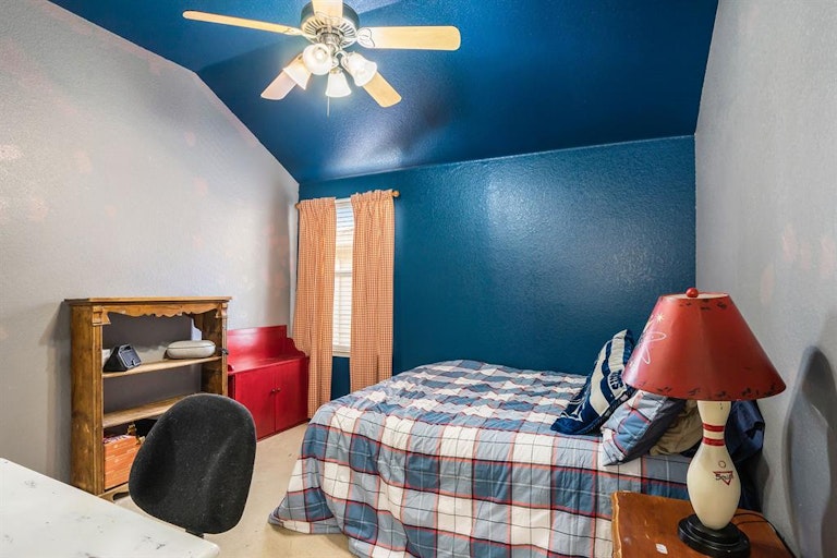 Photo 28 of 34 - 5901 Westgate Dr, Fort Worth, TX 76179