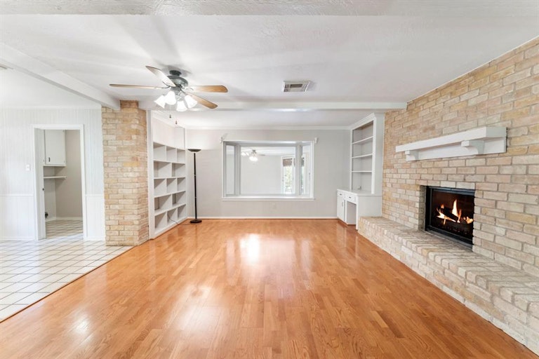 Photo 34 of 50 - 1103 Glouchester Ln, Houston, TX 77073
