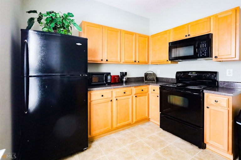 Photo 21 of 24 - 407 Creel Pl, Atlanta, GA 30349