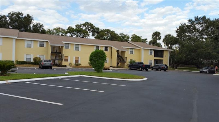 Photo 3 of 16 - 3001 58th Ave S #614, Saint Petersburg, FL 33712