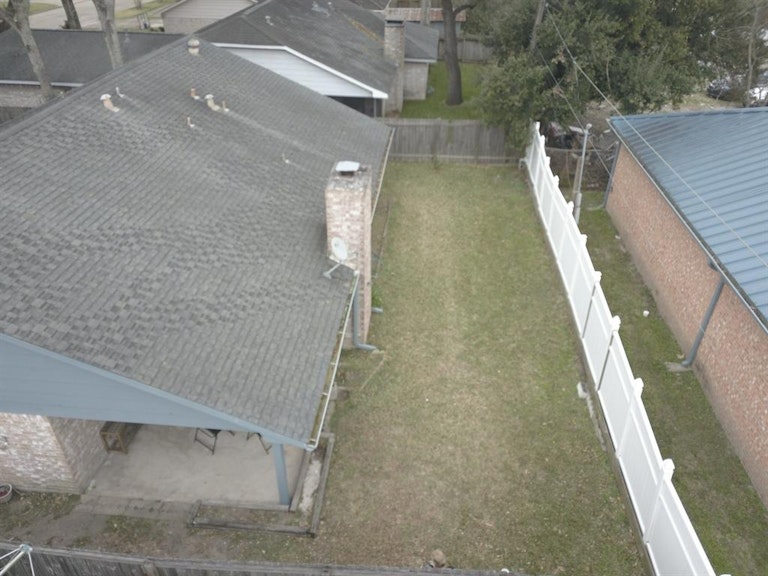 Photo 7 of 31 - 9427 Spellman Rd, Houston, TX 77031