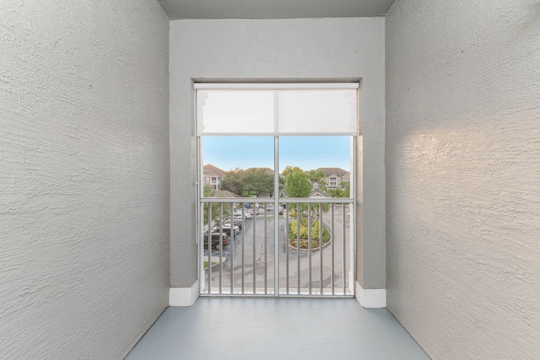 Photo 8 of 20 - 1502 Marsh Cove Ct #305, Tampa, FL 33619