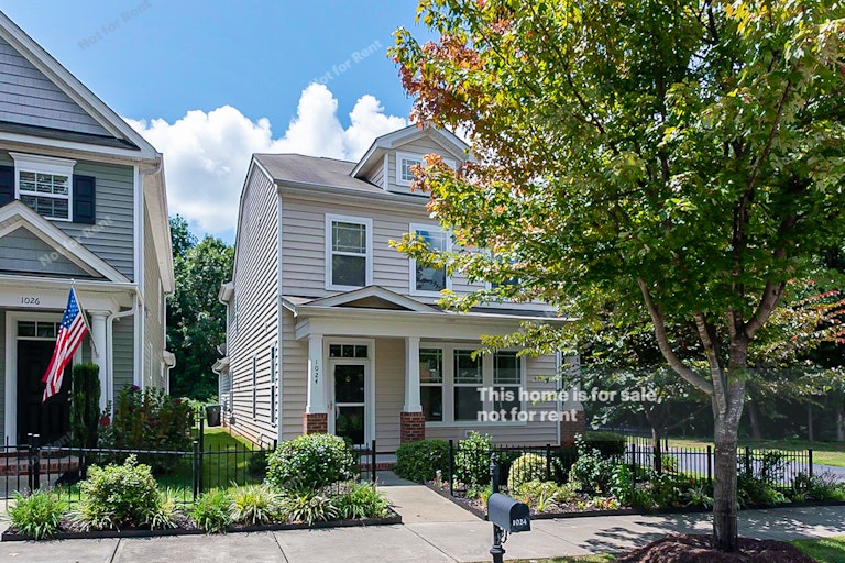 Photo 1 of 25 - 1024 Ileagnes Rd, Raleigh, NC 27603