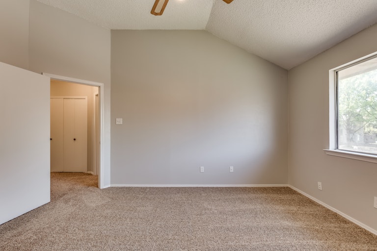 Photo 15 of 28 - 3917 Lois Cir, Rowlett, TX 75088