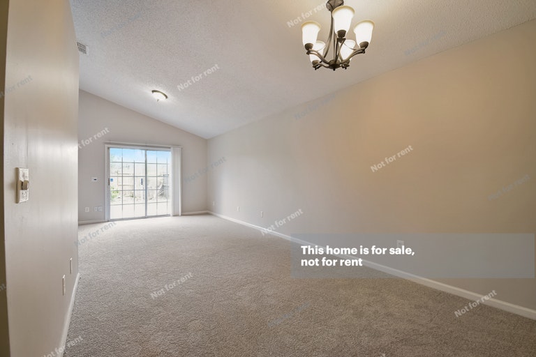 Photo 5 of 31 - 8350 Argyle Corners Ct, Jacksonville, FL 32244