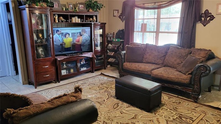 Photo 14 of 29 - 1101 Oakwood Ln, Ocoee, FL 34761