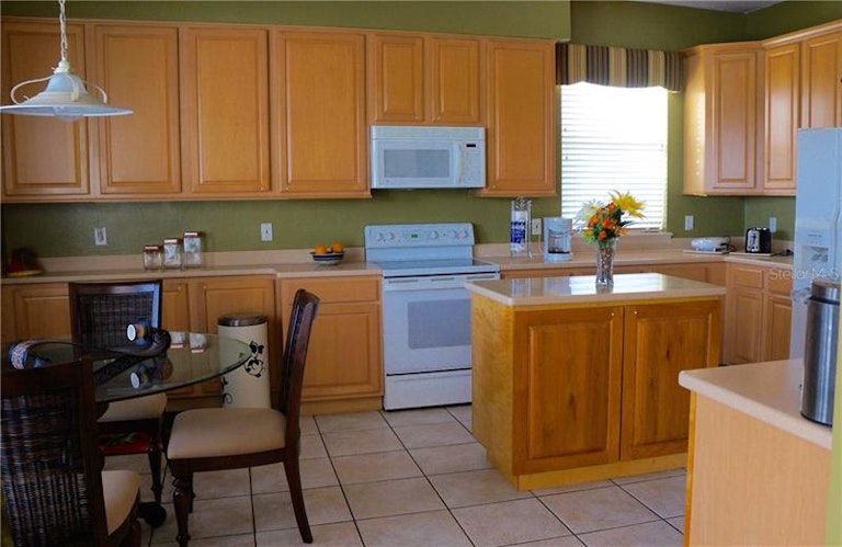 Photo 7 of 22 - 8019 Horse Ferry Rd, Orlando, FL 32835