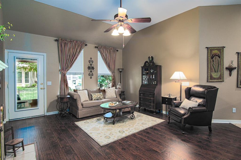 Photo 13 of 36 - 629 Scenic Ranch Cir, Fairview, TX 75069