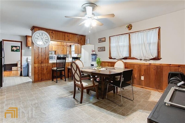 Photo 3 of 37 - 2612 Clairmont Rd NE, Atlanta, GA 30329