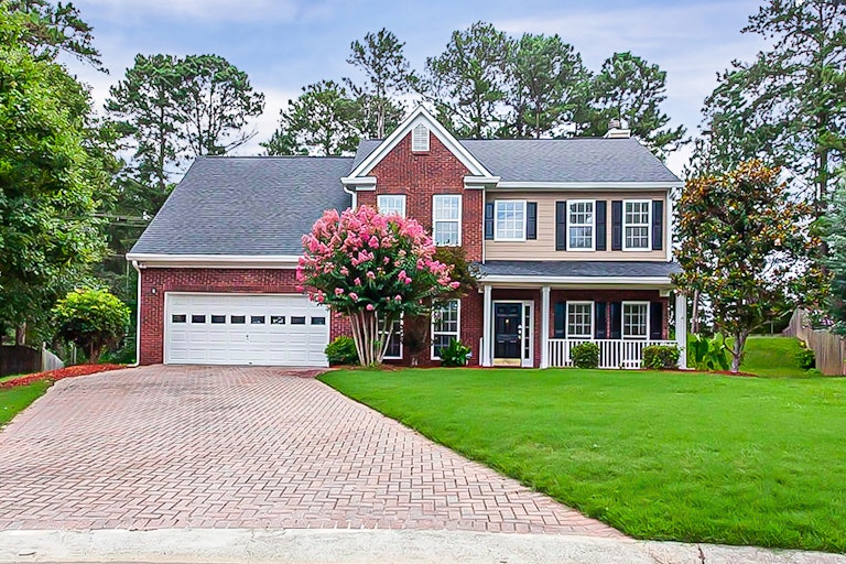 Photo 1 of 34 - 1370 Grace Hadaway Ln, Lawrenceville, GA 30043