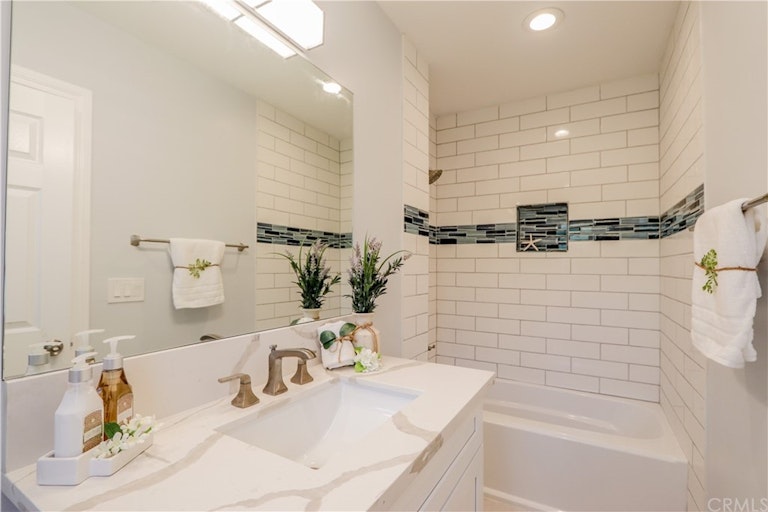 Photo 21 of 32 - 13311 Red Hill Ave, Tustin, CA 92780
