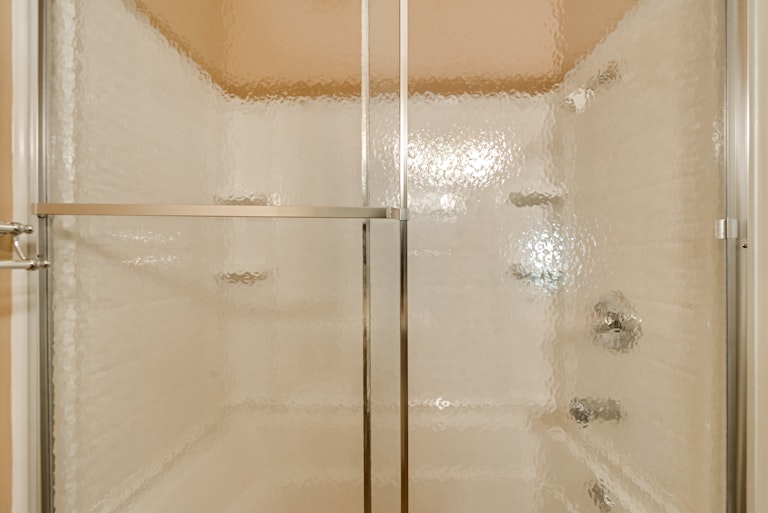 Photo 24 of 32 - 13740 Flagstone Ln, Dallas, TX 75240