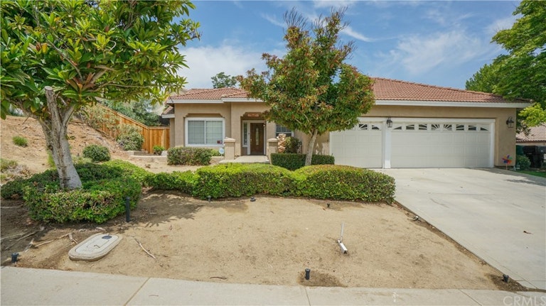 Photo 3 of 53 - 10167 Cartagena Dr, Moreno Valley, CA 92557