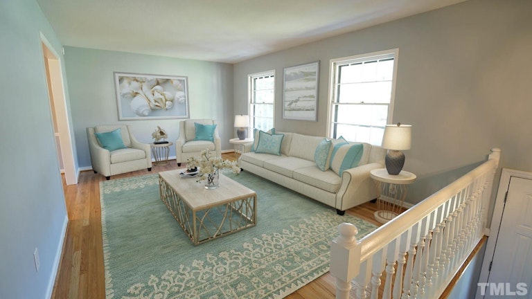 Photo 5 of 37 - 1308 Manovill Pl, Raleigh, NC 27609