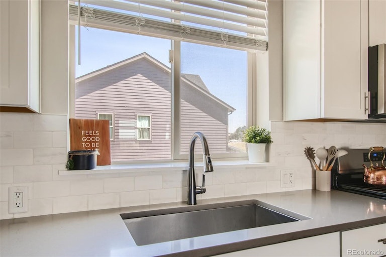 Photo 8 of 28 - 5654 Galena St, Denver, CO 80238