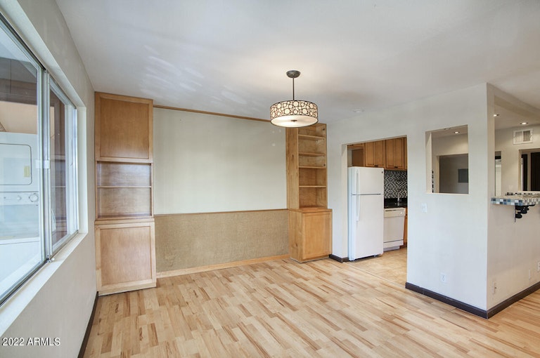 Photo 5 of 15 - 1702 W Tuckey Ln #217, Phoenix, AZ 85015