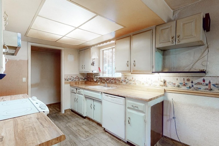 Photo 14 of 56 - 1150 Nickel Ln, Yuba City, CA 95991