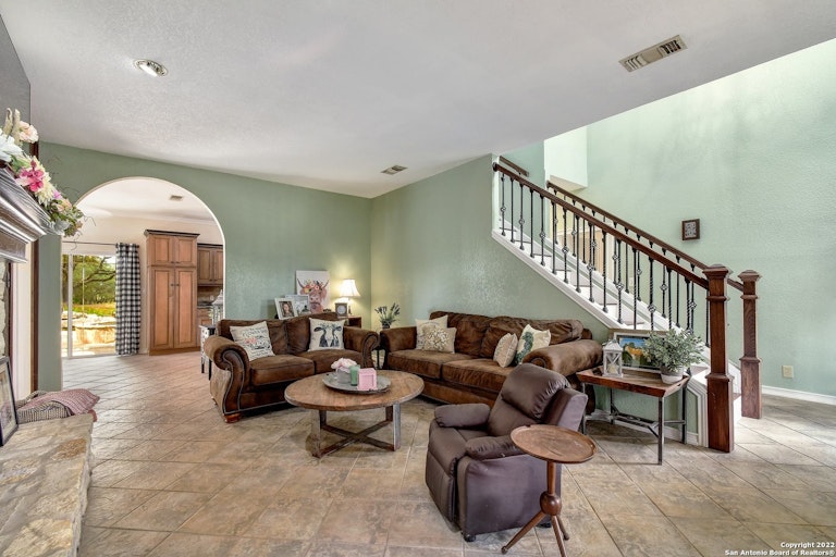 Photo 7 of 51 - 1359 E Ammann Rd, Bulverde, TX 78163