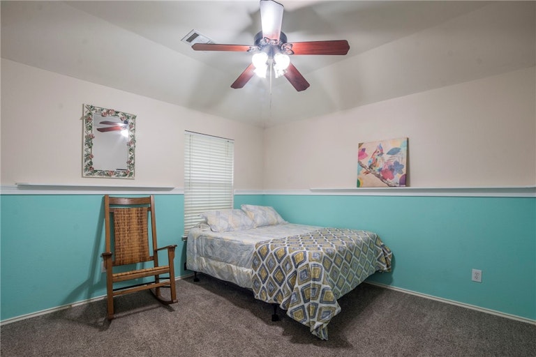 Photo 24 of 29 - 131 Castle Dr, Hutto, TX 78634